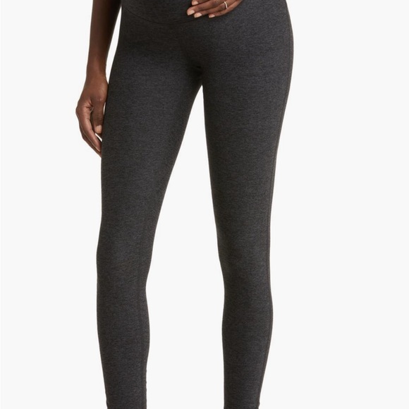 High-Waisted Black Leggings - Picture 4 of 4